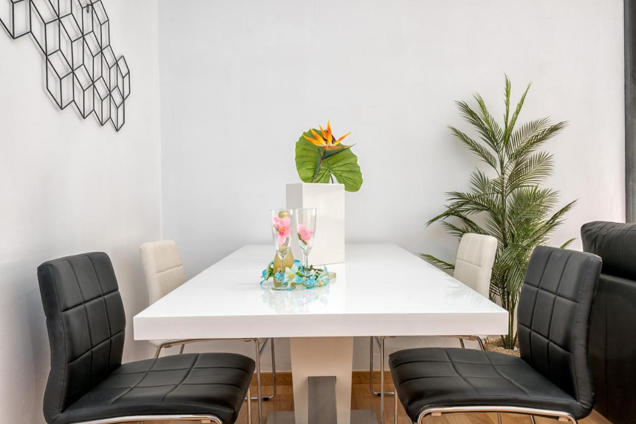 Apartament Atico Con Terraza Ac 1Hab En El Centro Y Piscina Comunitaria Malaga Zewnętrze zdjęcie